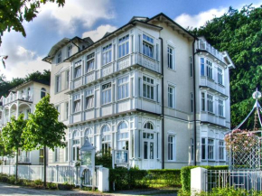 Villa Strandeck - Ferienwohnungen direkt am Strand